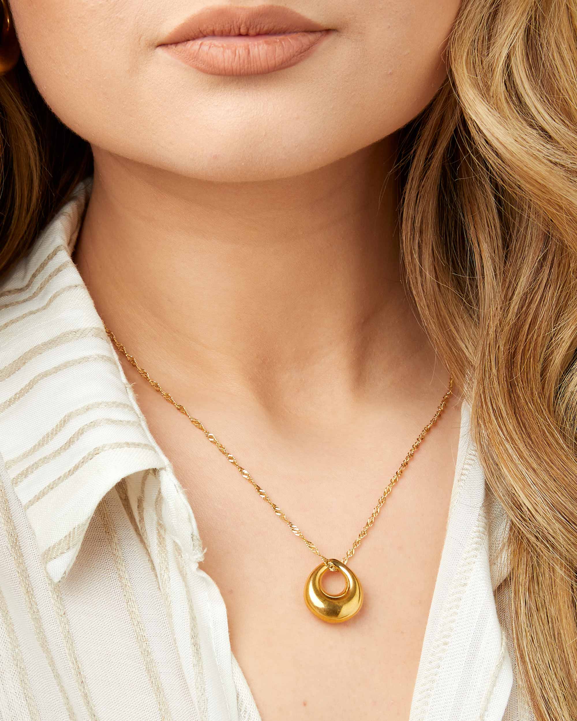 Gold Waterdrop Pendant Necklace